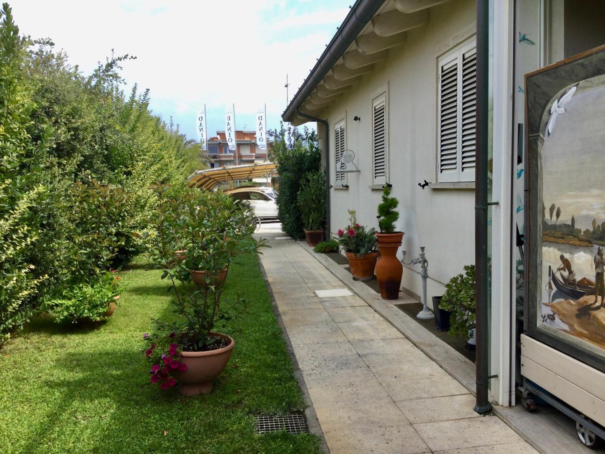 Danio Beach House Lido di Camaiore Exterior photo